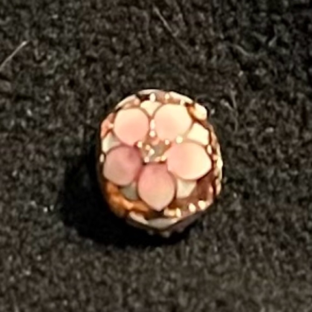 Rose gold bead